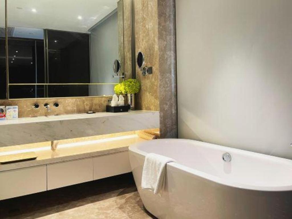 Rock Platinum Sea View Hotel Sanya Exterior foto